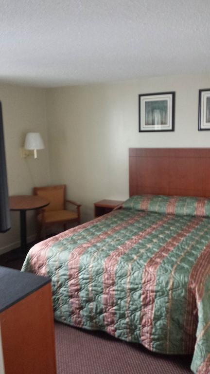 Royal Inn Motel Watertown Room photo