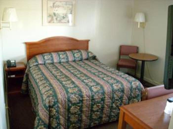Royal Inn Motel Watertown Room photo